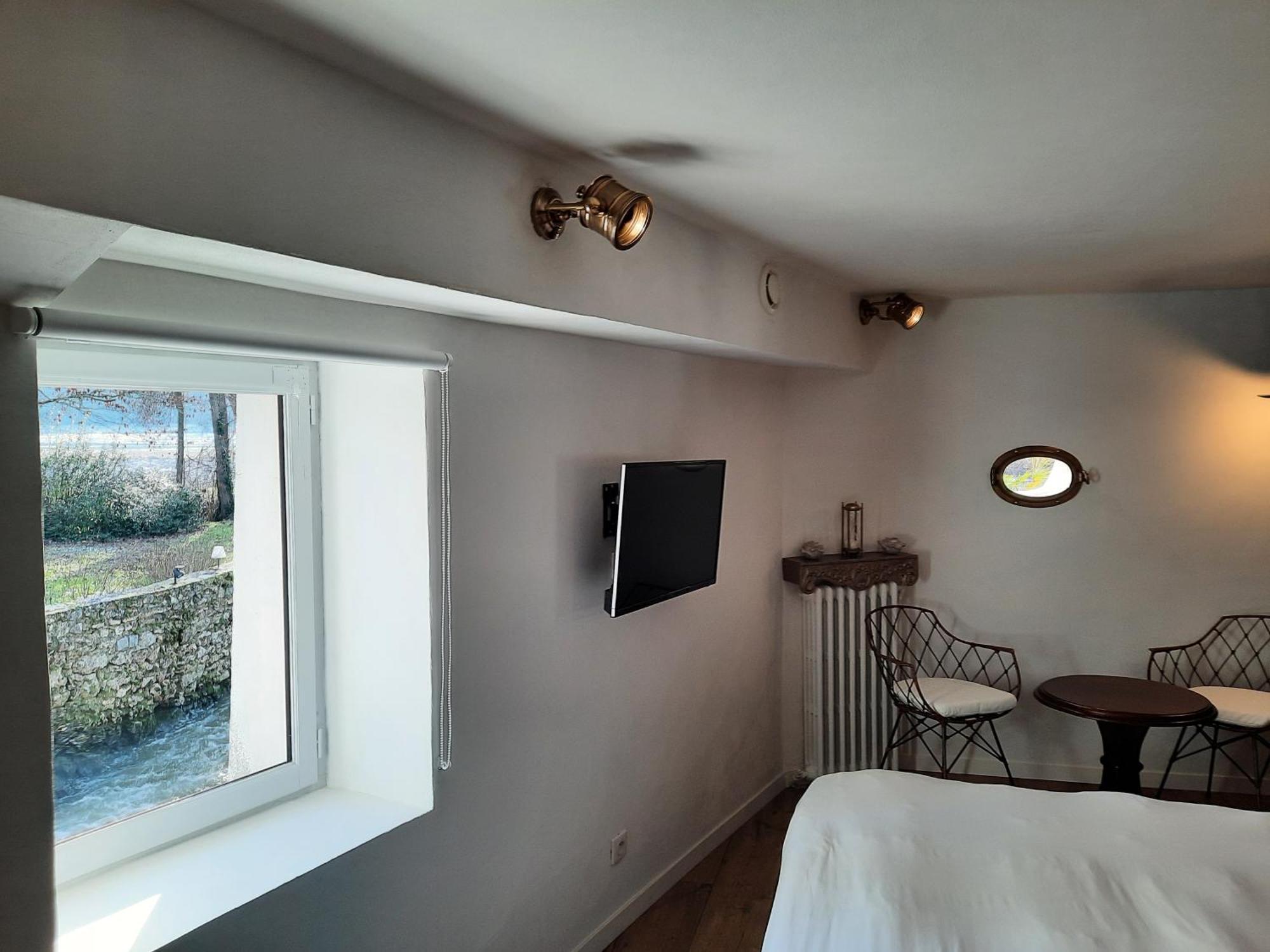 Charme Au Fil De L'Eau Hotel Vendieres Екстериор снимка