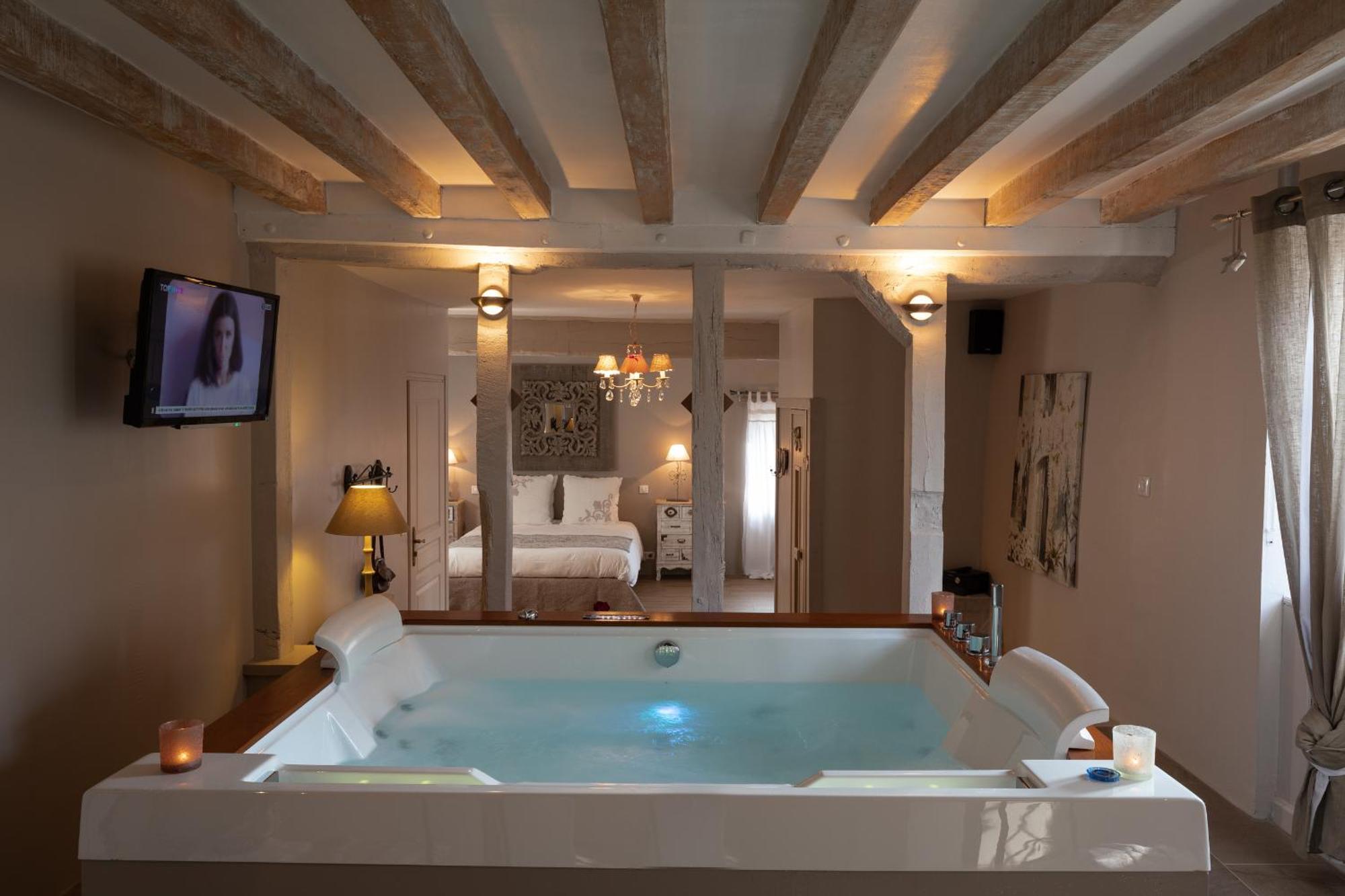 Charme Au Fil De L'Eau Hotel Vendieres Екстериор снимка