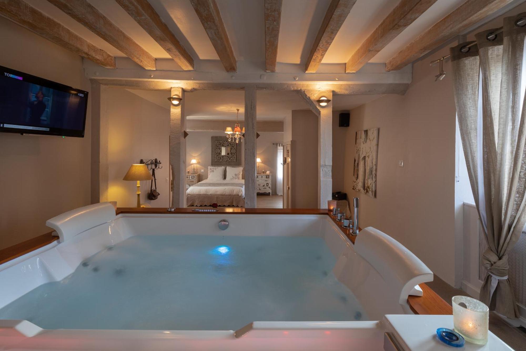 Charme Au Fil De L'Eau Hotel Vendieres Екстериор снимка