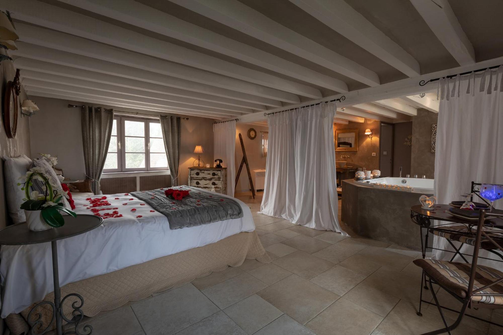 Charme Au Fil De L'Eau Hotel Vendieres Екстериор снимка